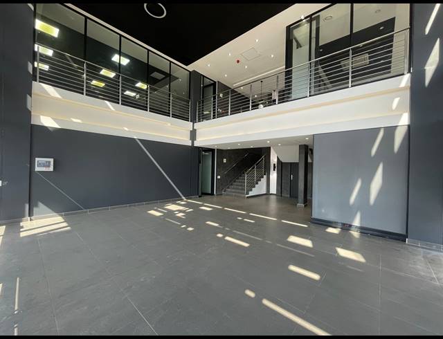 8,513M² WAREHOUSE TO LET IN WATERFALL